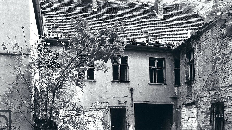 Historisches Bild von einem Wohnhaus.