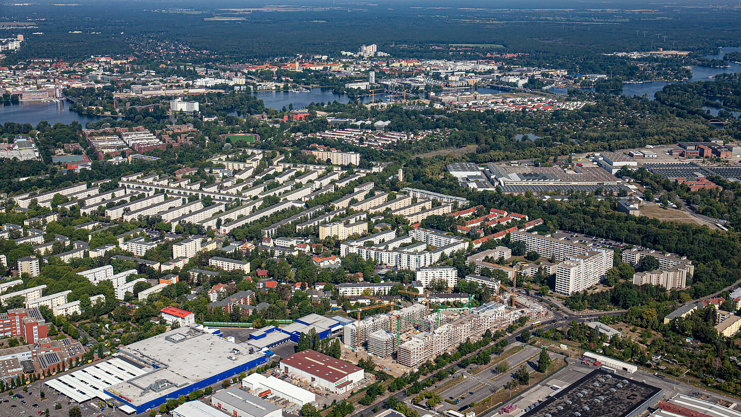 Luftbild zeigt Spandaus Paulsternstraße.