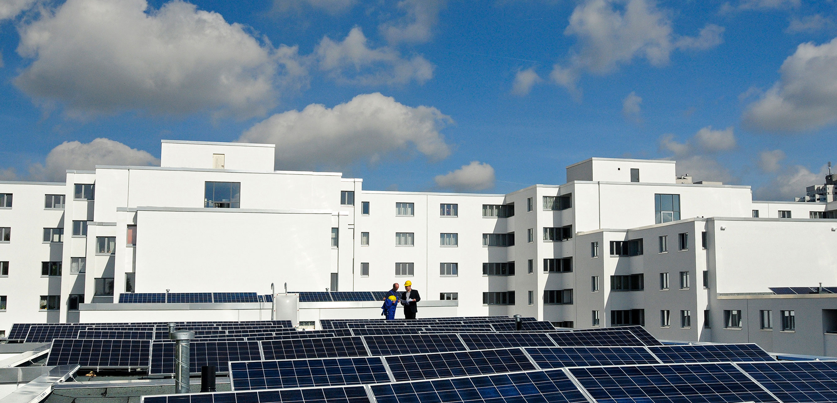 Photovoltaikanlage auf dem Dach des Feuchtwangerweg in der Gropiusstadt